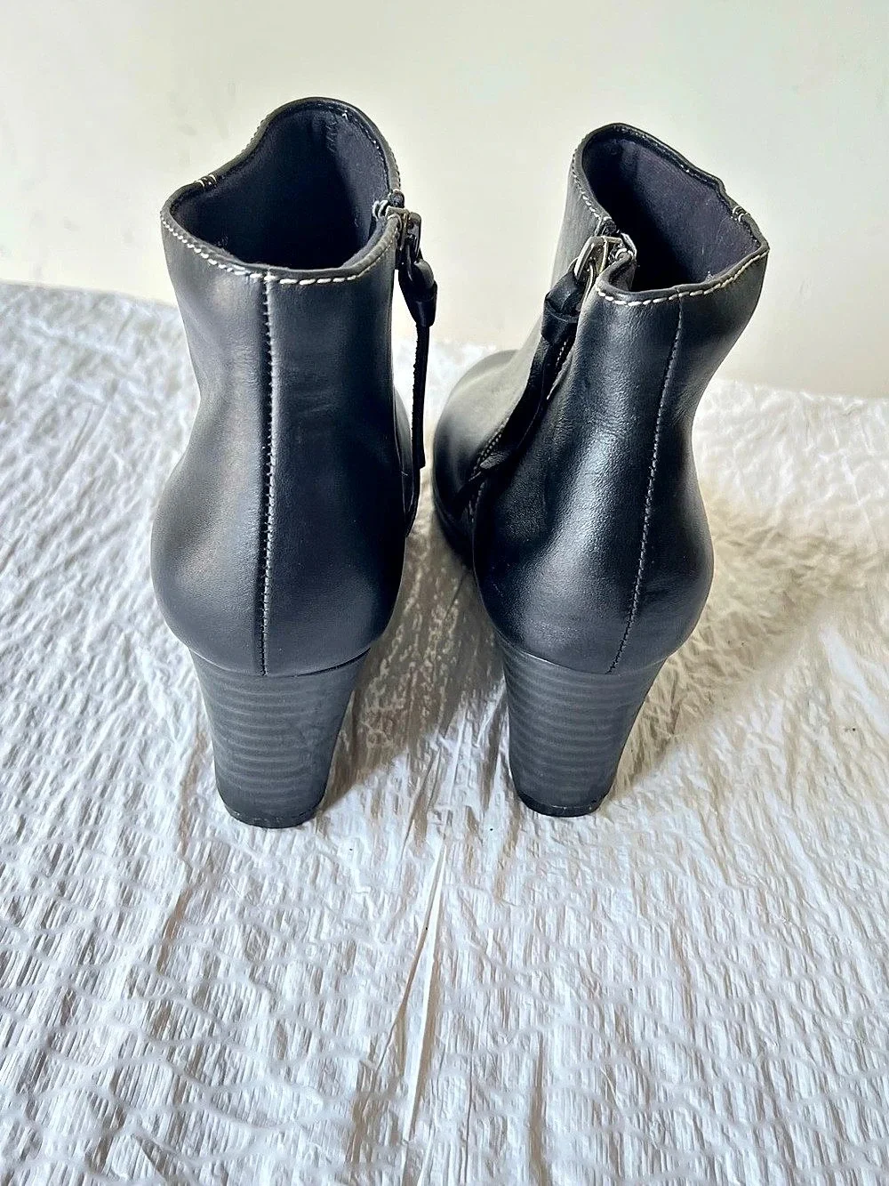 Clarks Black Leather Wedge Ankle Boots 6.5W